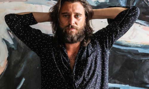 Nic Cester and the Milano Elettrica - Milano Street Session Una serie di live acustici per le strade di Milano: in tour il suo primo disco solista, Sugar Rush, con una super band italiana.